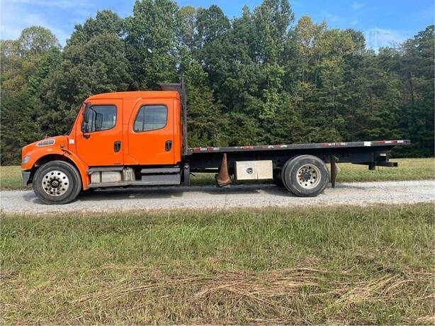 2017 Freightliner M2 106