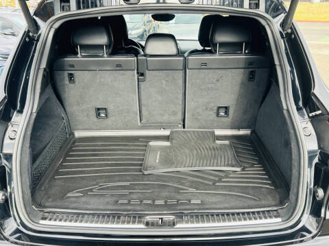 2018 Porsche Cayenne Platinum Edition