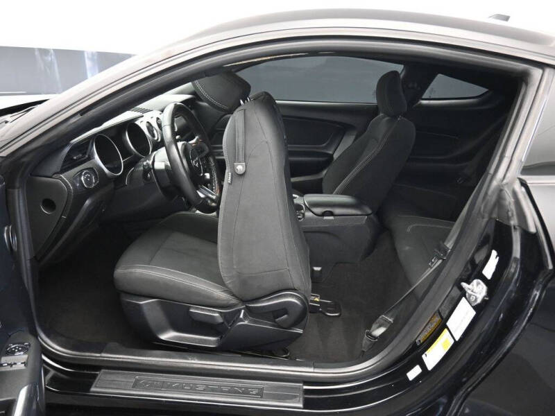 2021 Ford Mustang EcoBoost