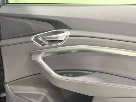 2019 Audi e-tron quattro Premium Plus