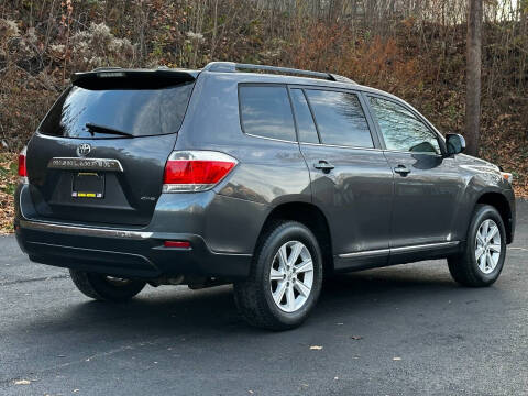 2012 Toyota Highlander SE
