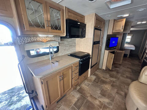 2015 Thor Motor Coach Hurricane