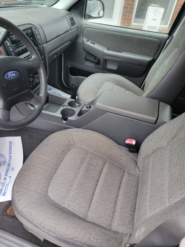 2005 Ford Explorer XLS