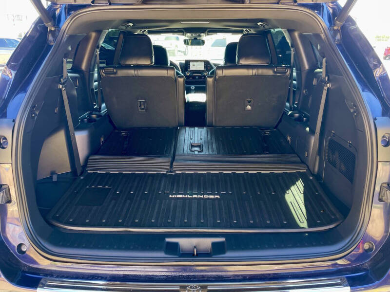 2022 Toyota Highlander XSE