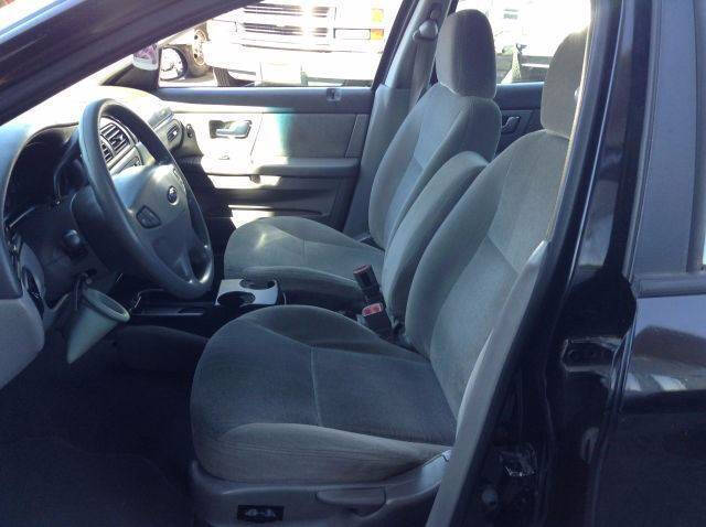 2001 Ford Taurus SE