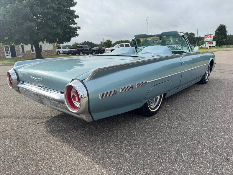 1962 Ford Thunderbird