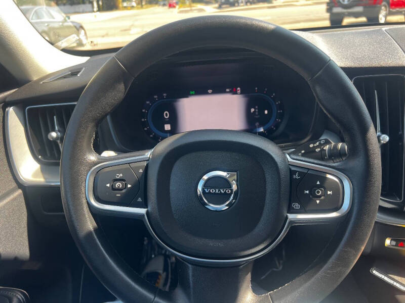 2023 Volvo XC60 B5 Core