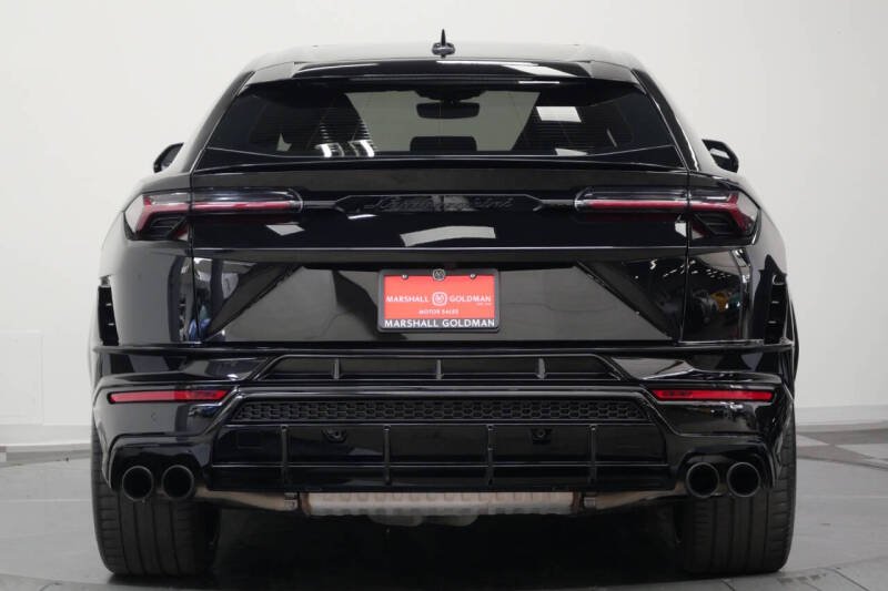 2023 Lamborghini Urus S