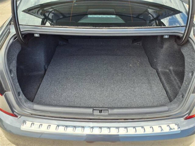 2022 Volkswagen Passat R-Line