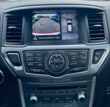 2017 Nissan Pathfinder SL