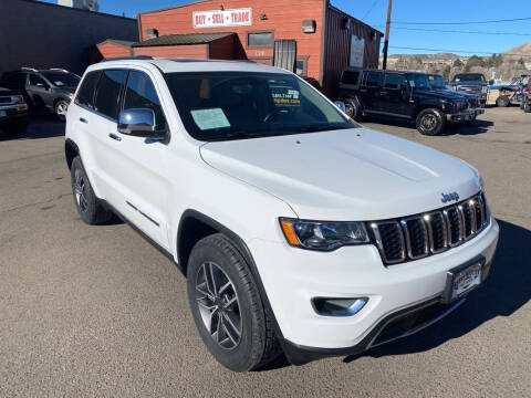 2020 Jeep Grand Cherokee for sale at BERKENKOTTER MOTORS in Brighton CO