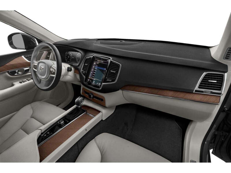 2022 Volvo XC90 T6 Inscription 7-Passenger
