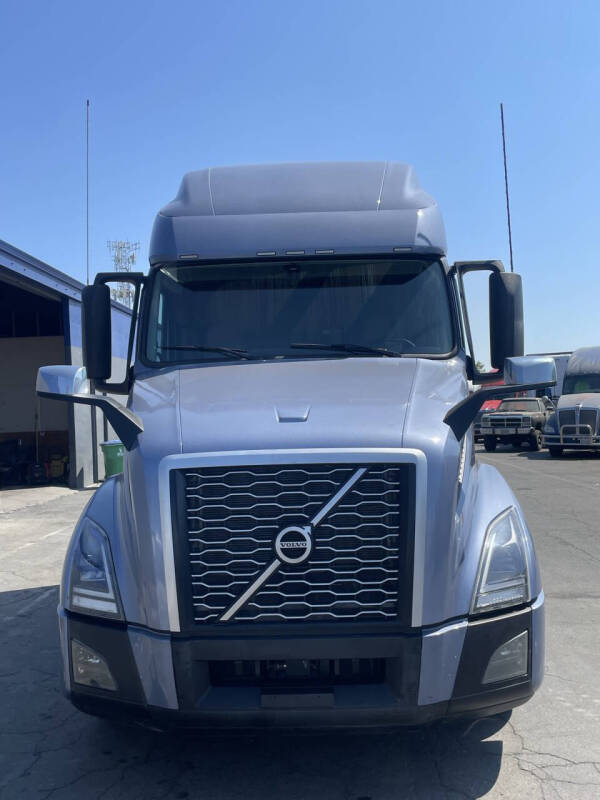 2023 Volvo Vnl760
