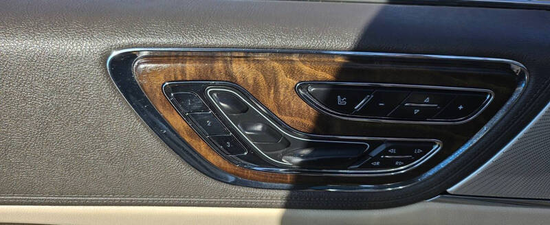 2017 Lincoln Continental Reserve