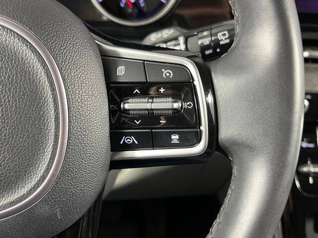 2024 Kia Carnival EX