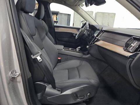 2025 Volvo XC90 B6 Plus Bright Theme 7P