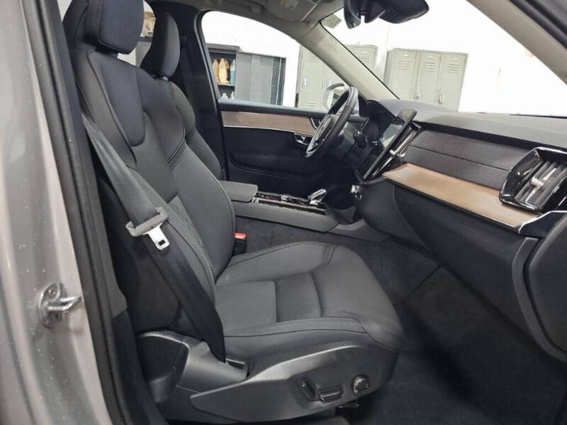 2025 Volvo XC90 B6 Plus Bright Theme 7P