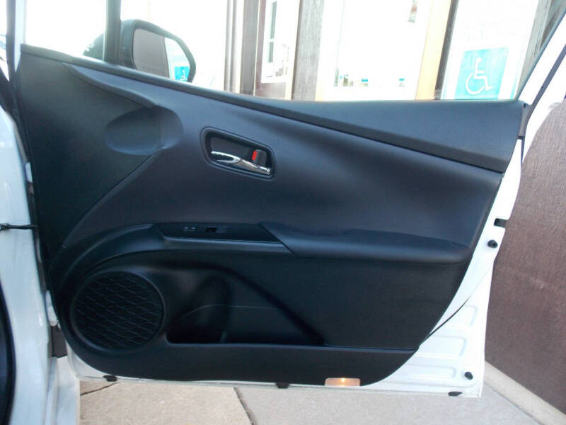 2021 Toyota Prius LE