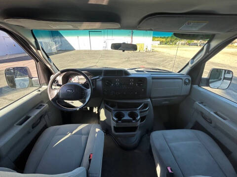 2014 Ford E-Series E-350 SD XL