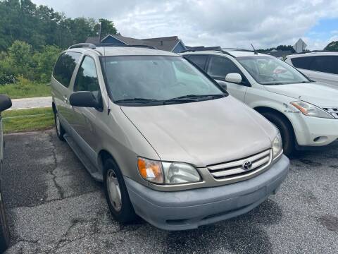 2001 Toyota Sienna for sale at UpCountry Motors in Taylors SC