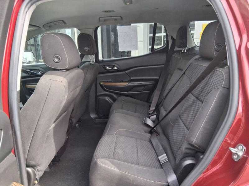 2017 GMC Acadia SLE-2