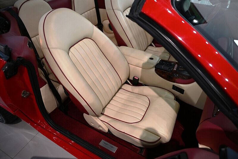 1997 Aston Martin DB7 14