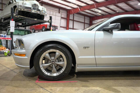2005 Ford Mustang GT Premium