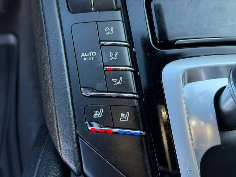 2017 Porsche Cayenne Platinum Edition