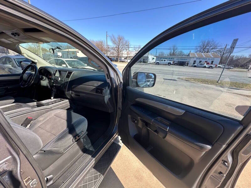 2013 Nissan Armada Platinum