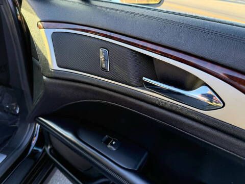 2017 Lincoln MKZ Select