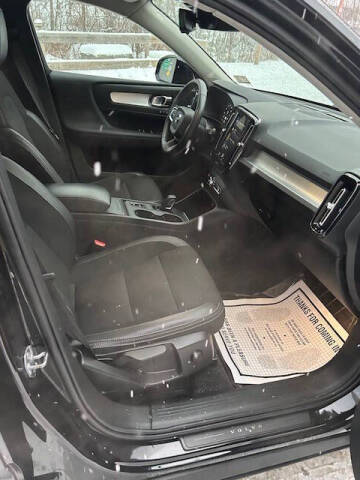 2020 Volvo XC40 T5 Momentum