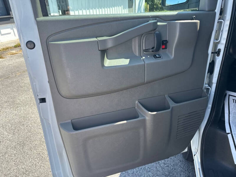 2022 Chevrolet Express 2500