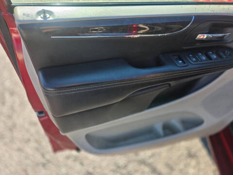 2013 Chrysler Town and Country Touring