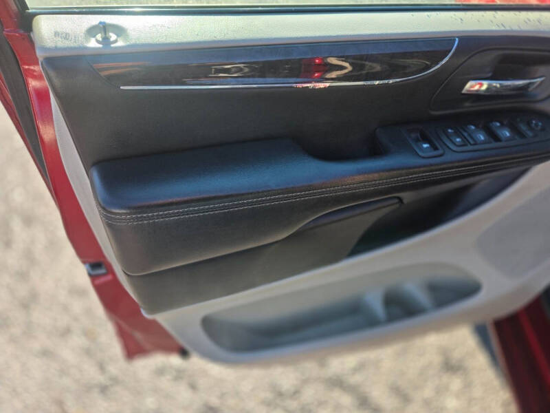 2013 Chrysler Town and Country Touring