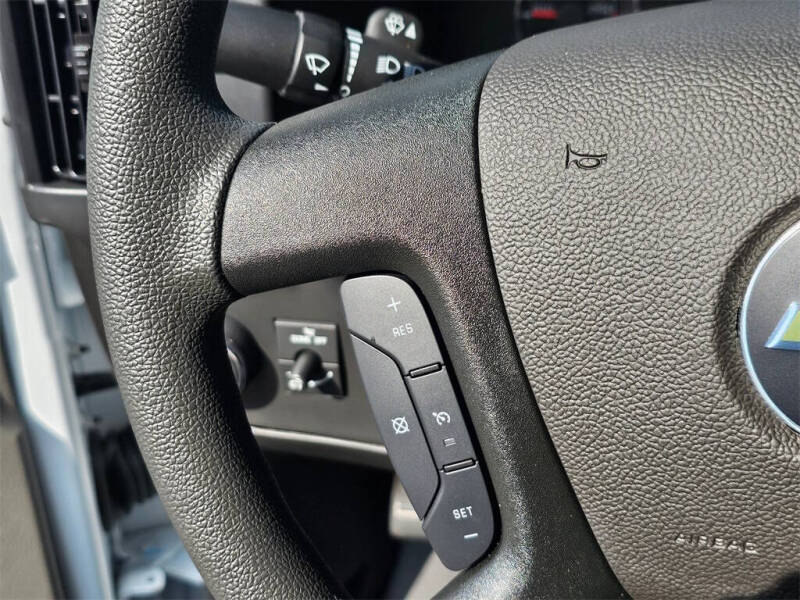 2025 Chevrolet Express 2500