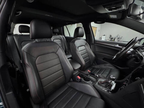 2019 Volkswagen Golf GTI S