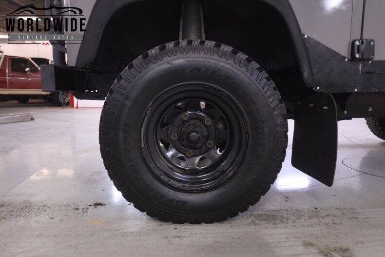 1984 Land Rover Defender