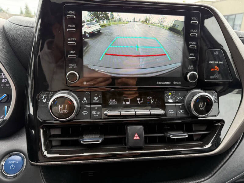 2022 Toyota Highlander Hybrid XLE