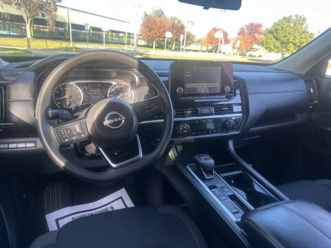 2022 Nissan Pathfinder S