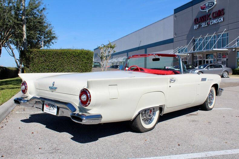 1957 Ford Thunderbird