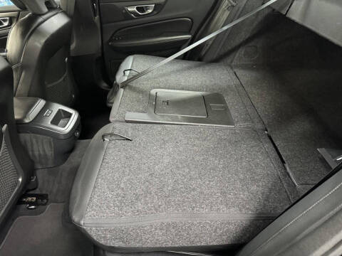 2024 Volvo S60 B5 Plus Dark Theme