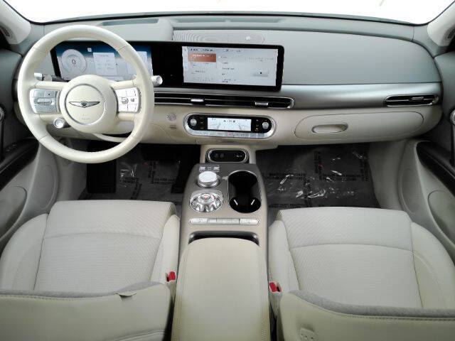 2024 Genesis GV60 Standard