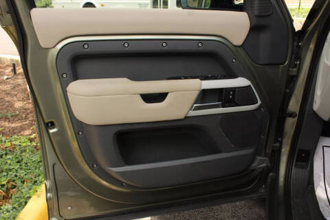 2020 Land Rover Defender 110 SE