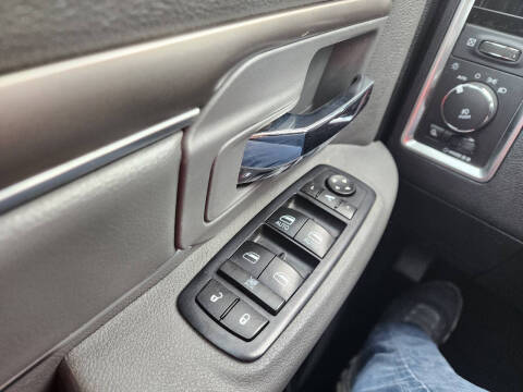 2016 RAM 1500 SLT