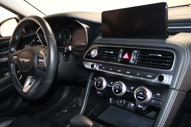 2023 Genesis G70