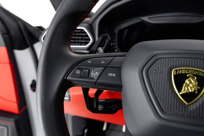 2024 Lamborghini Urus S