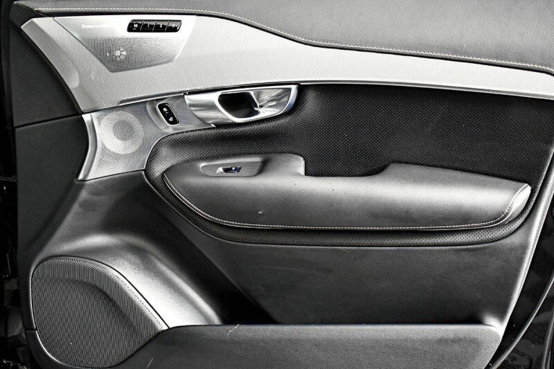 2022 Volvo XC90 Recharge T8 R-Design