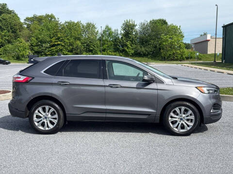 2022 Ford Edge Titanium