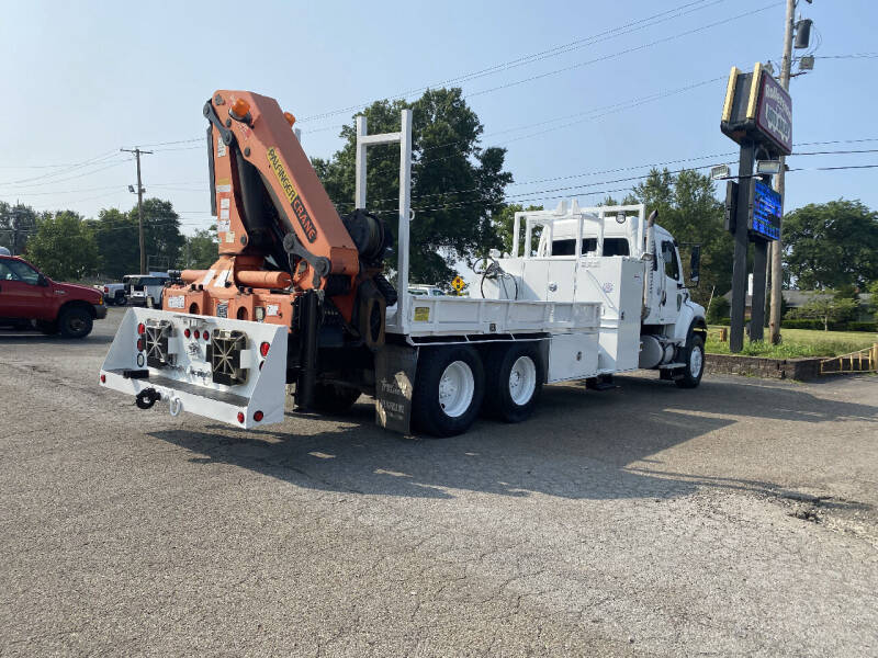 2007 Freightliner M2 106