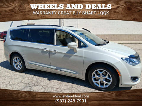 2017 Chrysler Pacifica Touring-L